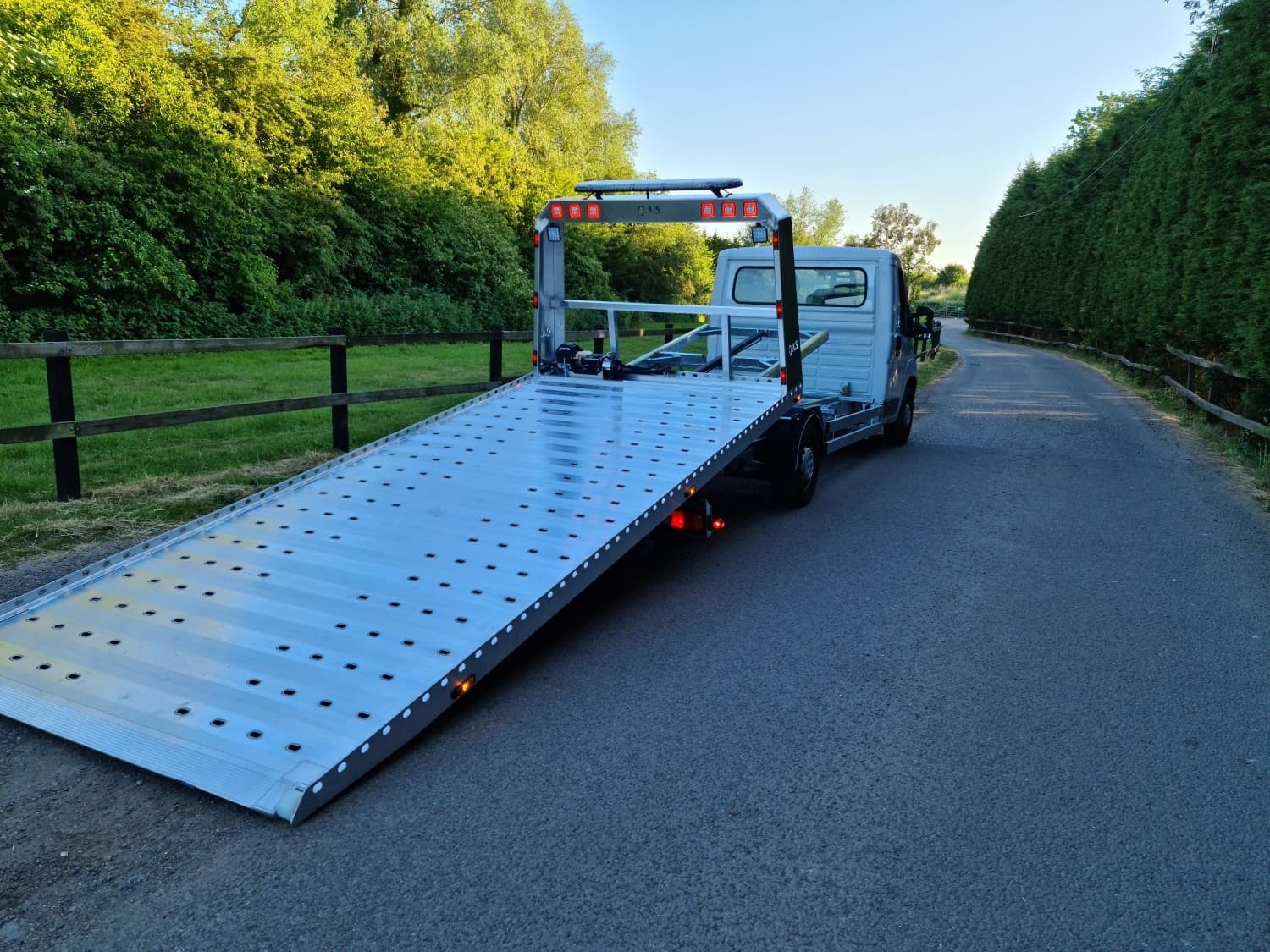 /tilt_and_slide-recovery-truck.jpg